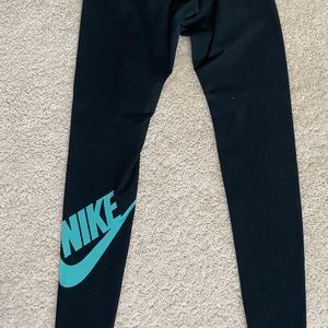 ❌SOLD❌Nike leggings w/mint logo
